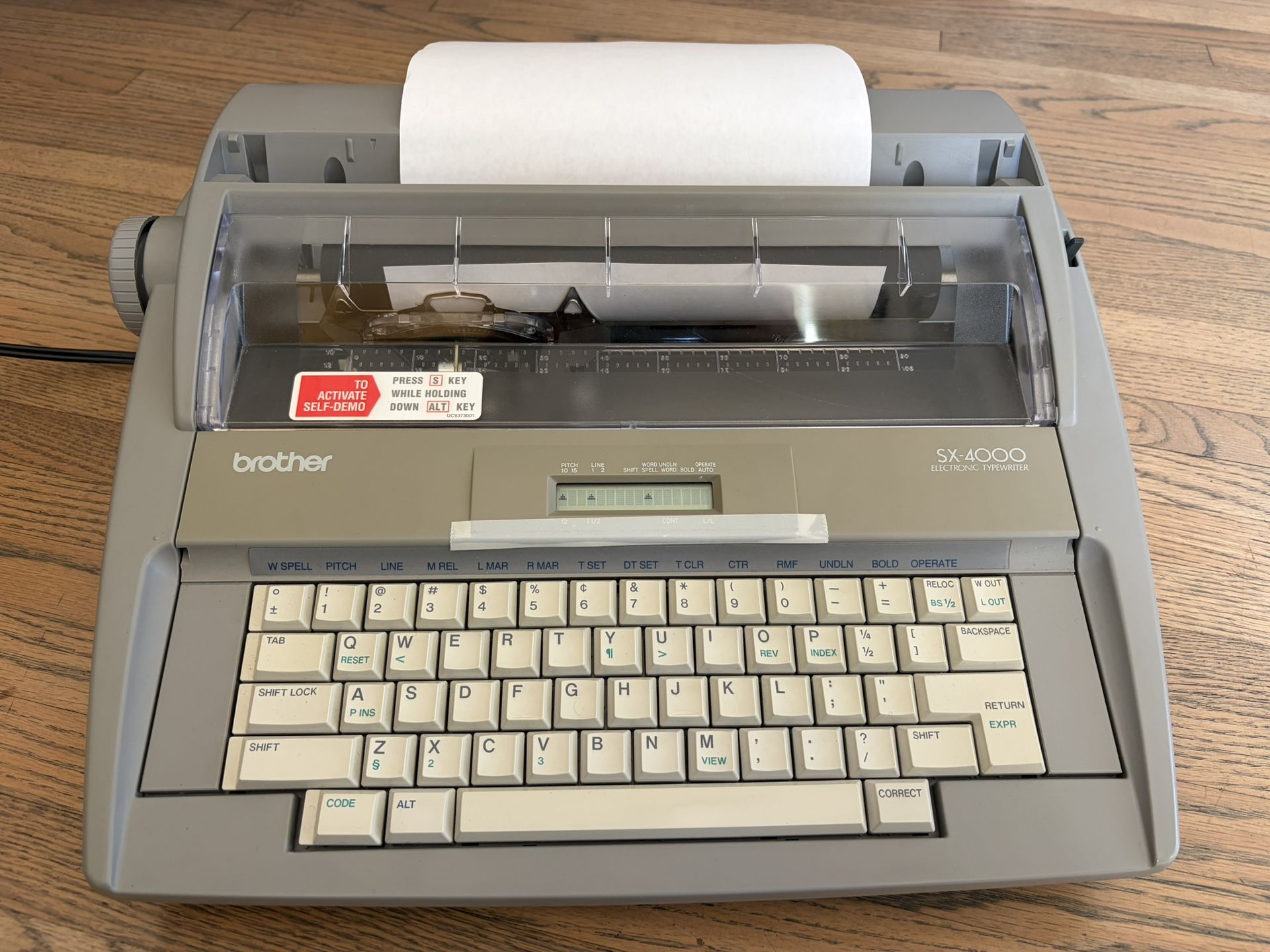 Brother SX-4000 Electronic Typewriter with LCD Digital Display w/Carrying Handle