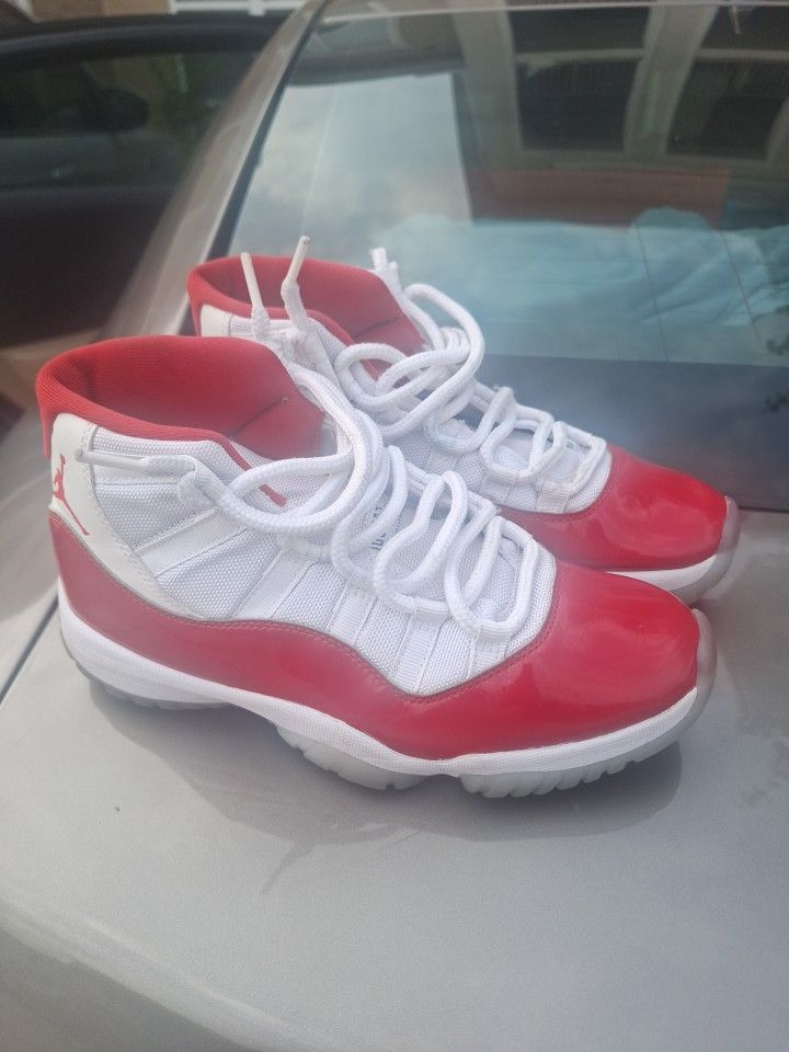 Jordan 11s Cherry Red/white 7.5