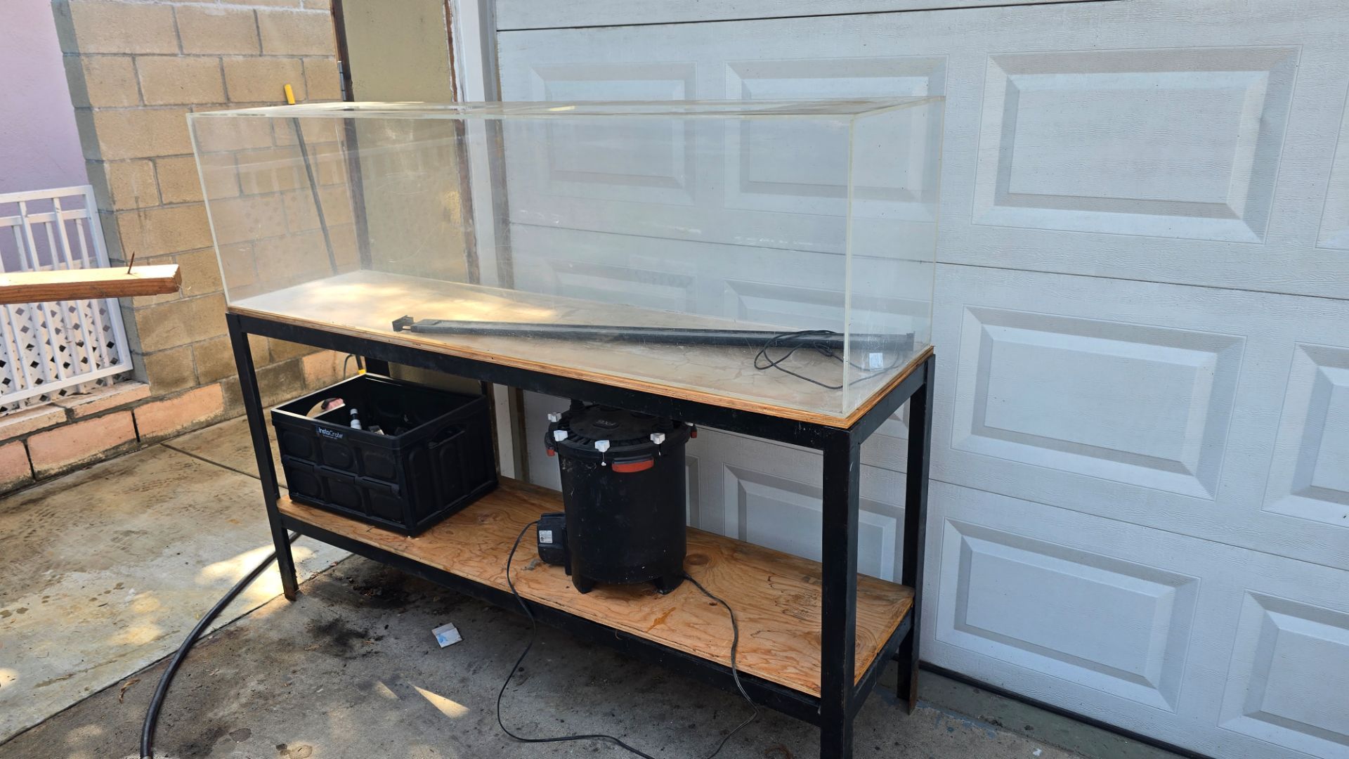 110 gal acrylic aquarium