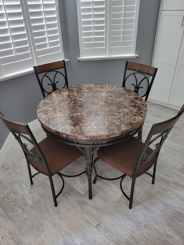 Dining Table Set for Sale in Manteca, CA OfferUp