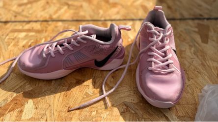 Nike Sabrina 3 basketball shoes