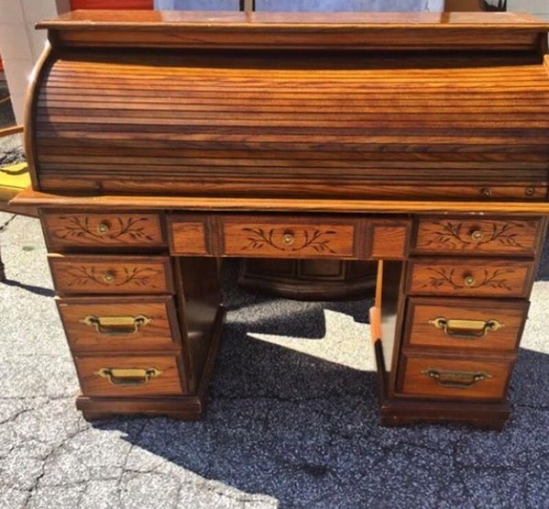 Beautiful solid wood Roll back desk