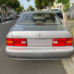 1999 Lexus LS 400