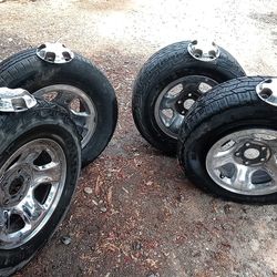 Rims for sale from a Dodge 2003 asking 200 for them all four