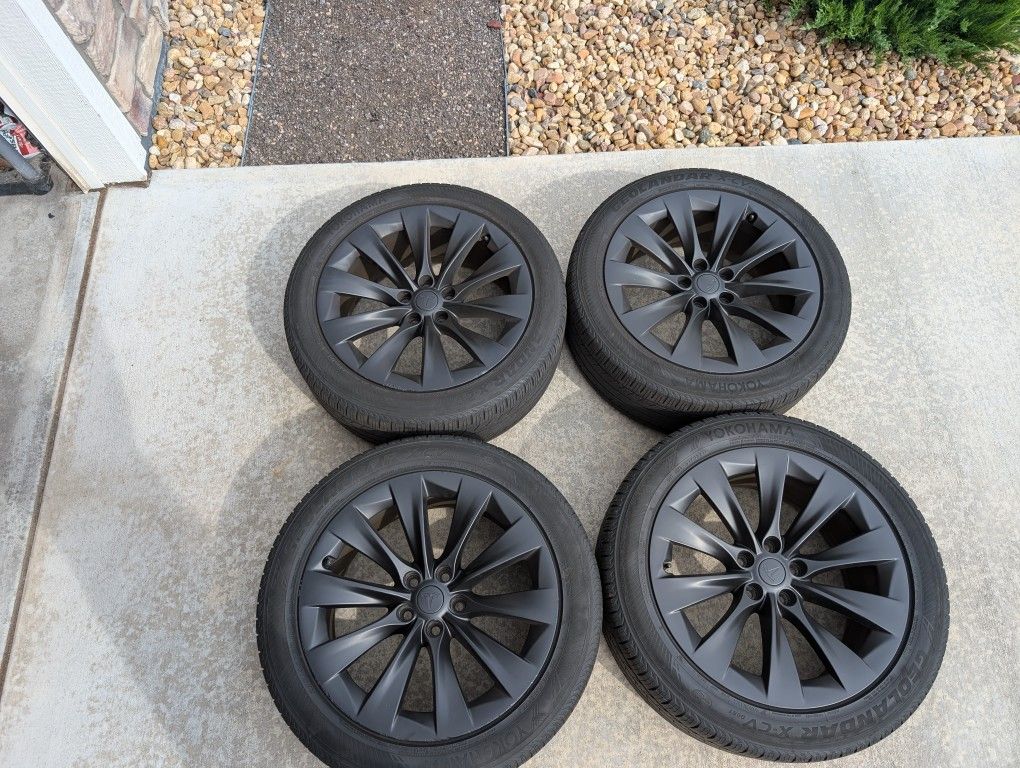 Tesla Model X OEM Slipstream Sonic Carbon wheels 20"