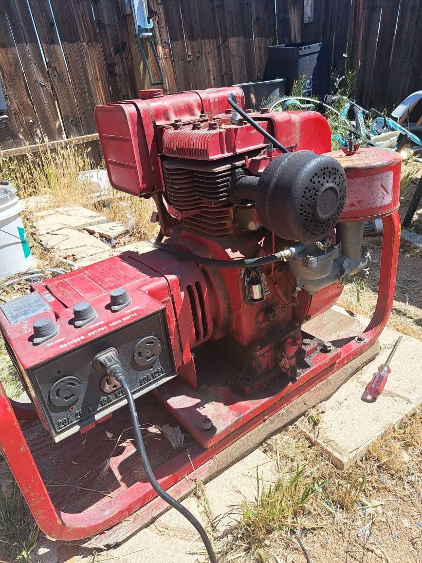 5000W MILWAUKEE GENERATOR 