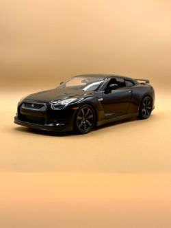 2009 Nissan GT-R, Rare Black, 1:18 Diecast Model Car from Jada Toys