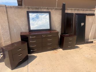 Full bedroom set in used condition