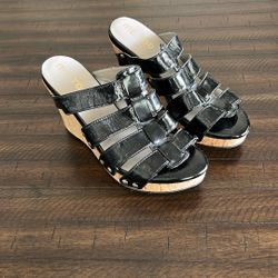 Shoes Heals Black by Me Too