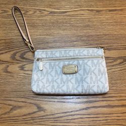 White Michael Kors Wristlet 