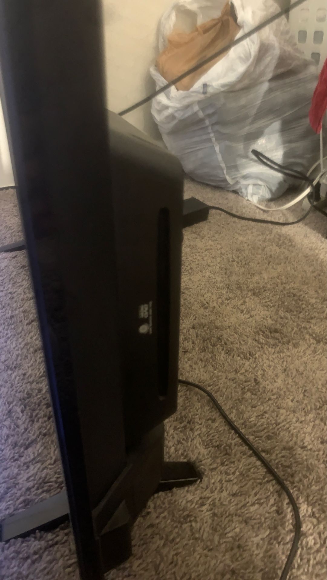 Insignia tv has a DVD player on the side