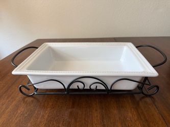 White Ceramic Baking Dish with Metal Rack