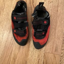 Evolve Climbing Shoe