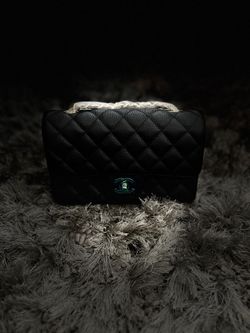 Classic Double Flap Quilted Caviar Gold-tone Medium Black