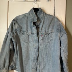Levi’s Women’s Button Up/ Western Style Women’s / Size M/ Light Wash 