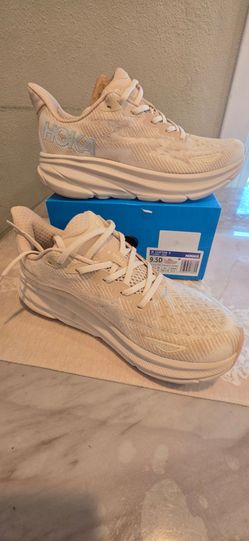 Hoka Clifton 9 Running Shoes Size 9.5