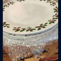 Royal Norfolk Holiday Dinner Plates - Set