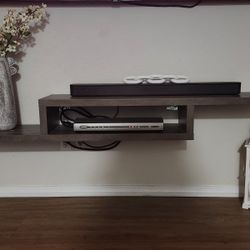 Wall Mount TV Mount 