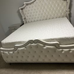 BLACK FRIDAY SALE!!! REGAL BED in IVORY COLOR 😌🤍😍