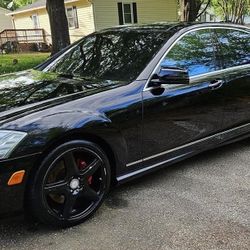 2011 Mercedes Benz S550. 