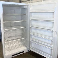 ❄️ #318  Whirlpool White Upright Freezer $589 ❄️
