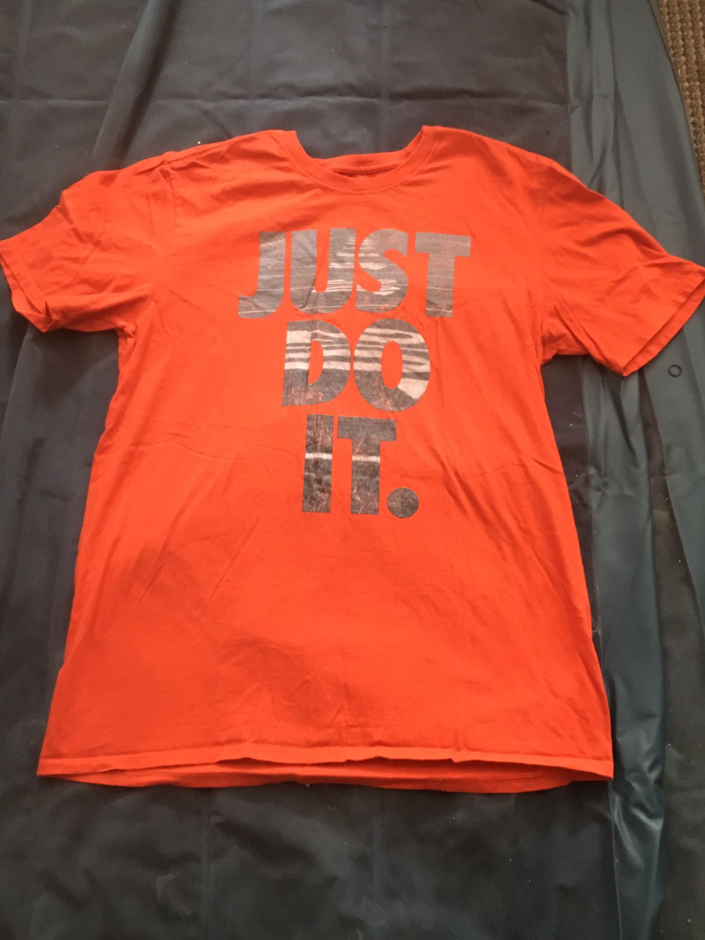 Nike T Shirt for Sale in Phoenix, IL - OfferUp