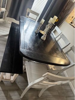 Farmhouse table 5 chairs & bench