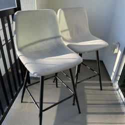 Set of 2 Modern Bar Stools – Neutral Upholstered Seats