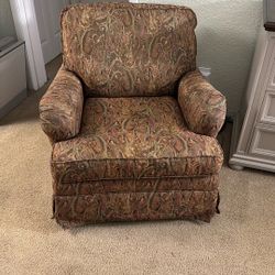 CHAIR ROCKER SWIVEL (34W x 33Hx 36D) Very Soft And Confortable