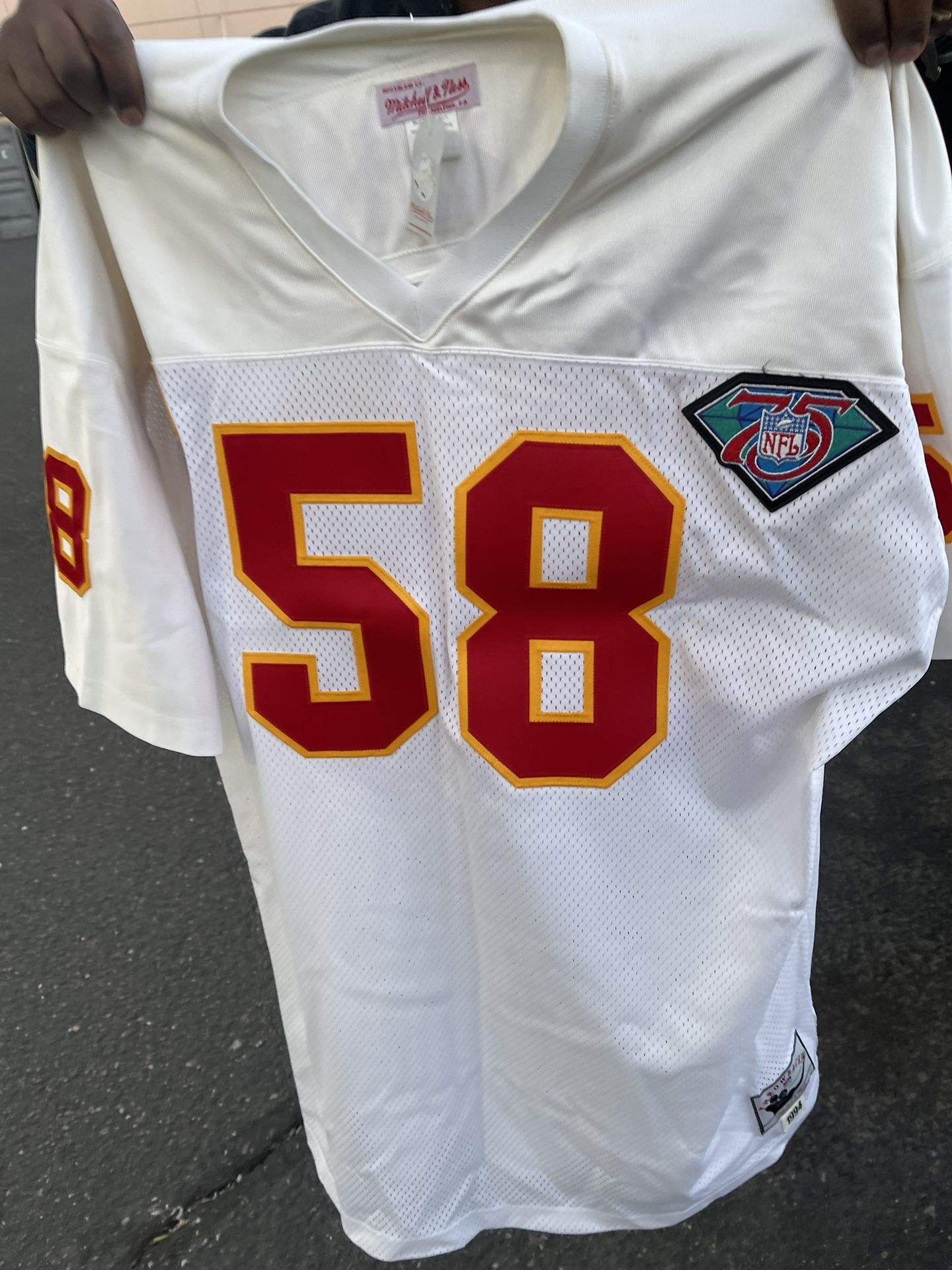 Derrick Thomas Jersey Chiefs for Sale in Phoenix, AZ - OfferUp