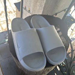 Nike calm slide