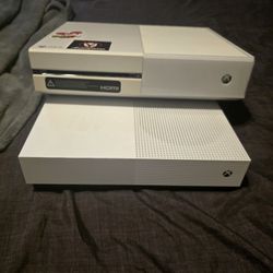 Xbox One S and Xbox One X 