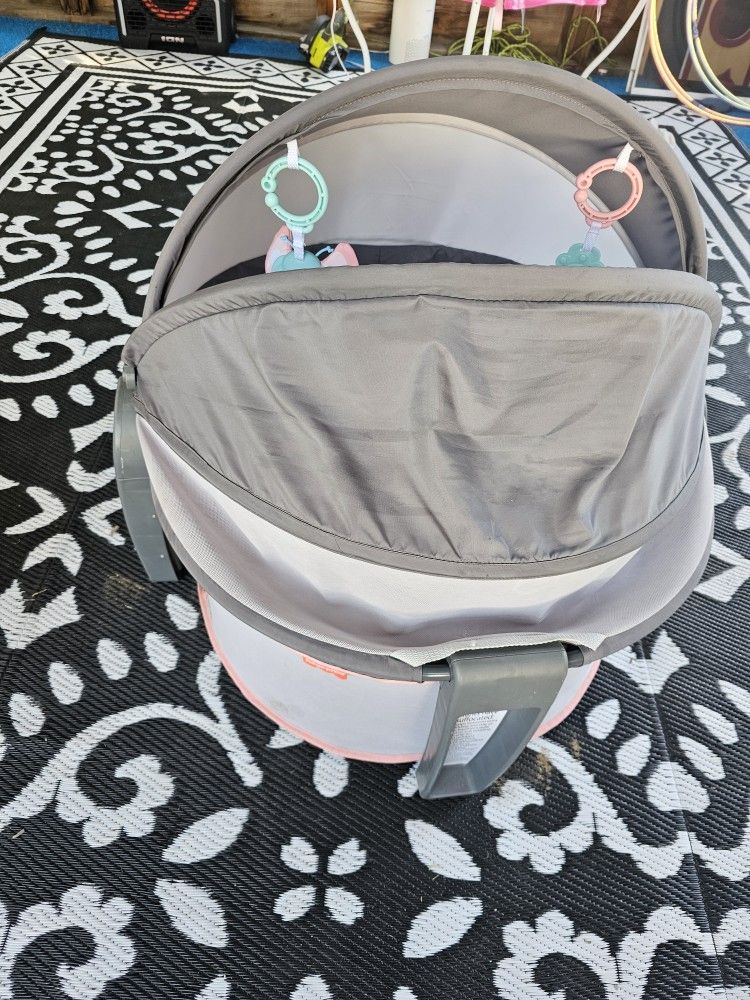 Fisher Price Dome Portable Bassinet 