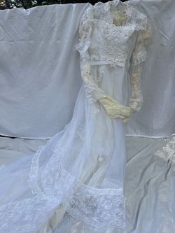 Vintage Victorian revival lace wedding dress Cathedral Train Petticoat size 16 fits M 8 10