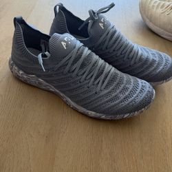 Men’s APL Shoes Size 11 Like New 
