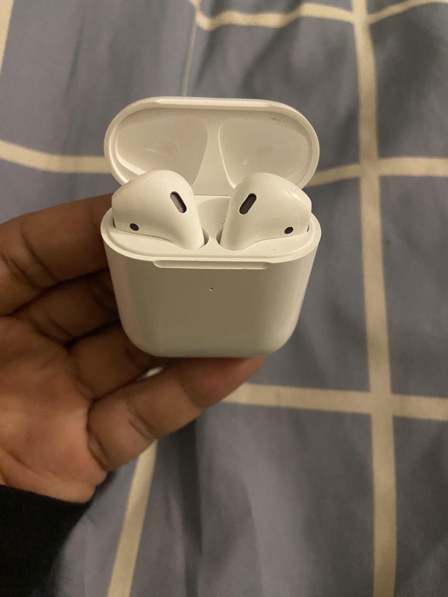 AirPod Gen 2
