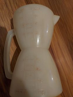 Vintage Tupperware / Wet and Dry Measuring Cup / Kitchen 