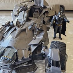 Mattel Ultimate Justice League Batmobile Vehicle and Batman FKM40 RC CAR **** MISSING REMOTE ***