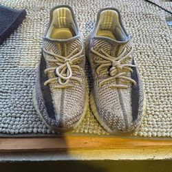 9.5 Authentic Yeezys
