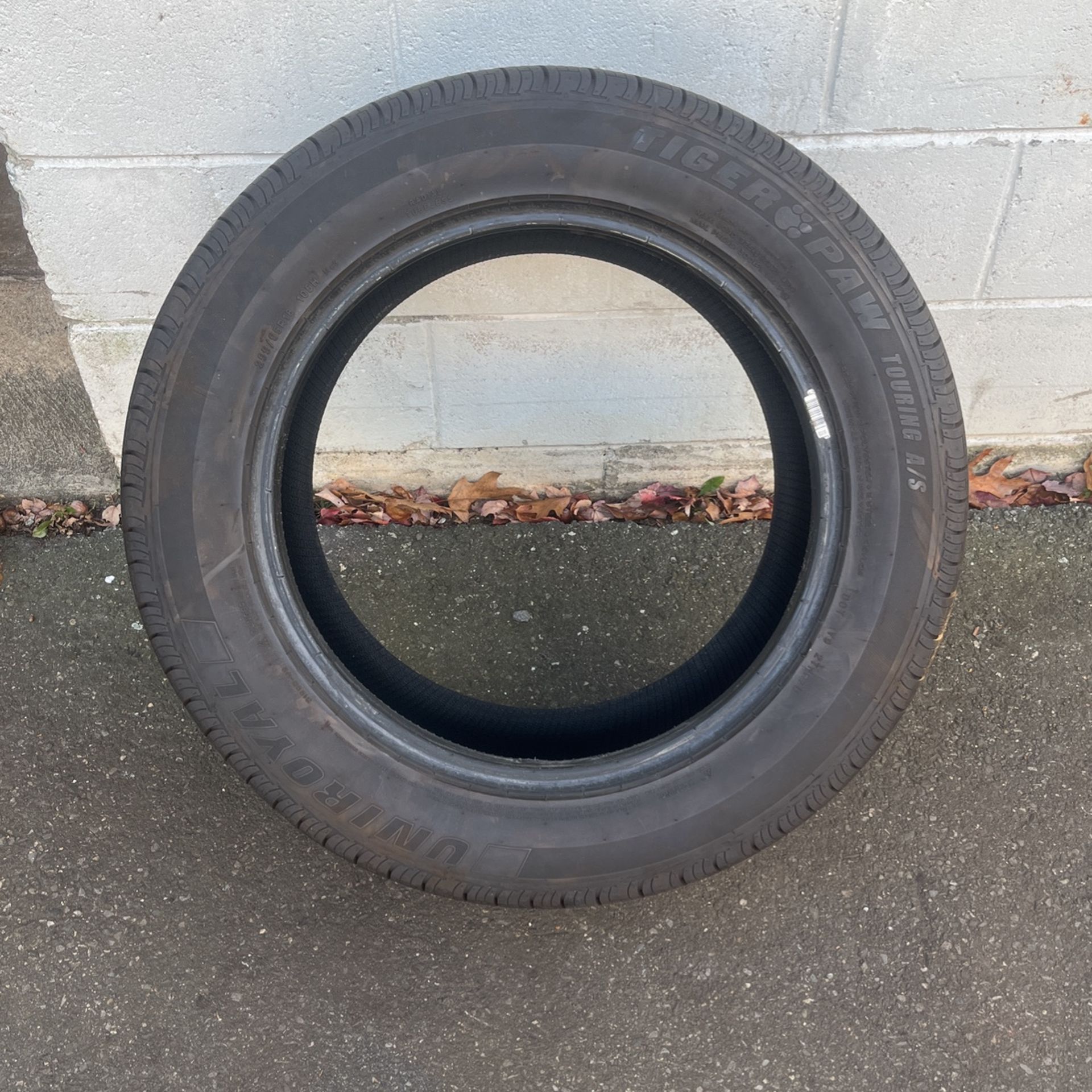 255/55 R18 Uniroyal Tiger Paw Tire