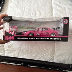 Hello Kitty & 2002 Nissan Skyline GT-R 