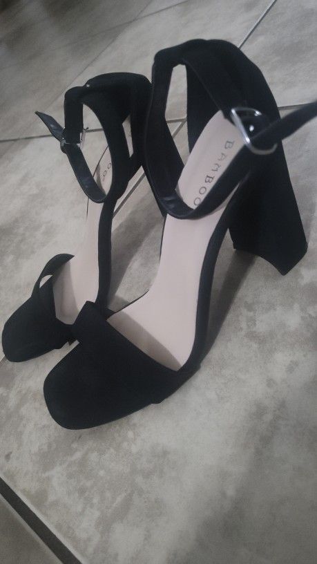 Bamboo Black size 7.5 Platform High Heels