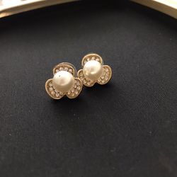 Fantasy  Diamond and Pearl Earrings 