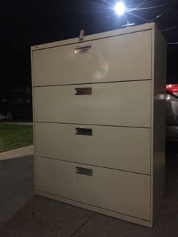 4 drawers filing cabinet - without key