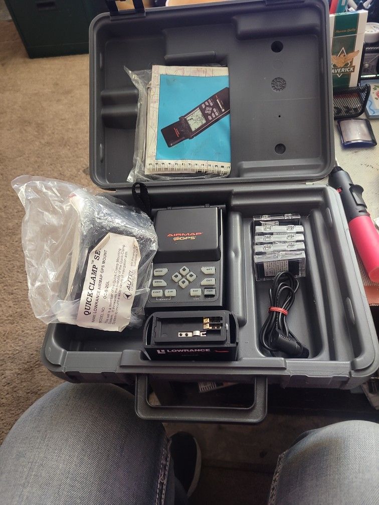 Lowrance Avionics - Airmap 300 GPS - Avaition GPS - 12 Ch. GPS w/ Box & Extras
