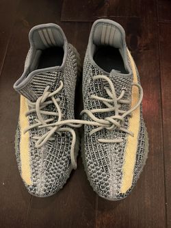 Yeezy 350 V2 Ash Blue Size 9.5