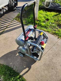 Shop Murray
Cruz XD 50 in. 22.0 HP 724cc EXi2200 Series Briggs and Stratton Engine Dual Hydrostatic Drive Gas Zero Turn Mower
Questions & Answers (136