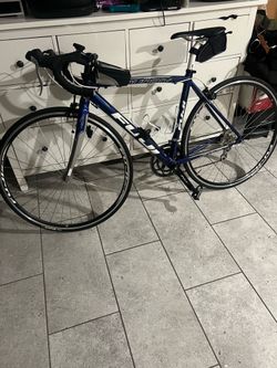 Fuji Roadbike 48.26cm  good condition