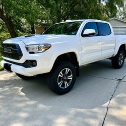 2017 Toyota Tacoma TRD Sport V6 Truck Double Cab