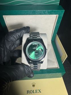 Men’s day date watch
